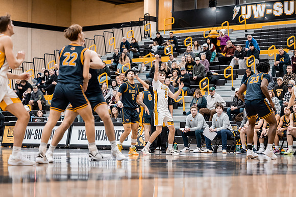 UWS MBB vs UWEC-27