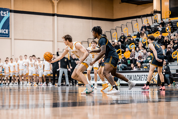 UWS MBB vs UWEC-37