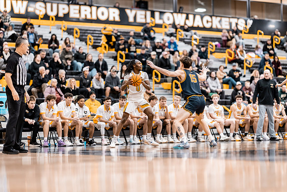 UWS MBB vs UWEC-132