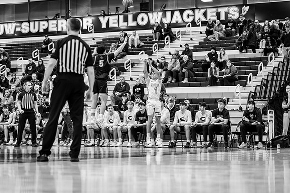 UWS MBB vs UWEC-34
