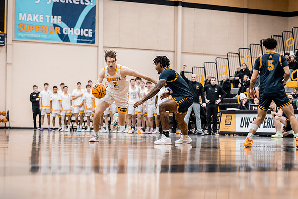UWS MBB vs UWEC-35