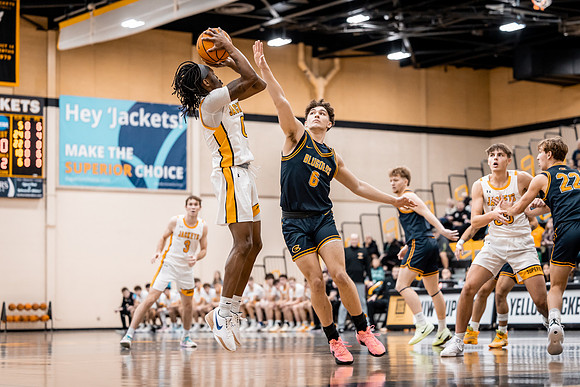 UWS MBB vs UWEC-52