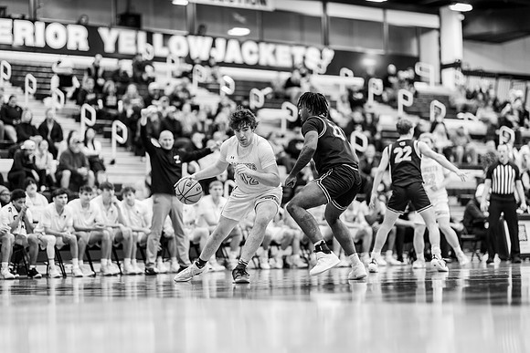 UWS MBB vs UWEC-84