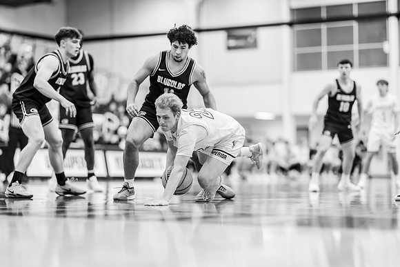 UWS MBB vs UWEC-87