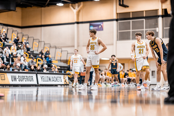 UWS MBB vs UWEC-92