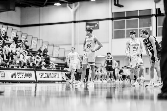 UWS MBB vs UWEC-93