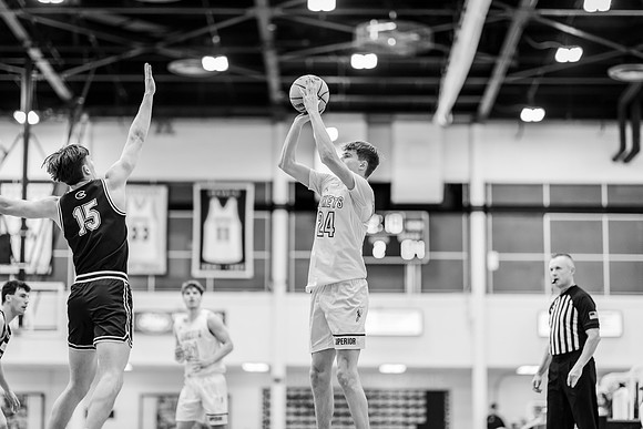 UWS MBB vs UWEC-140