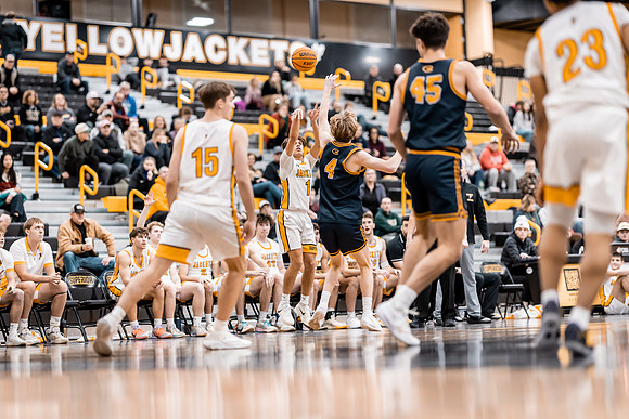 UWS MBB vs UWEC-154