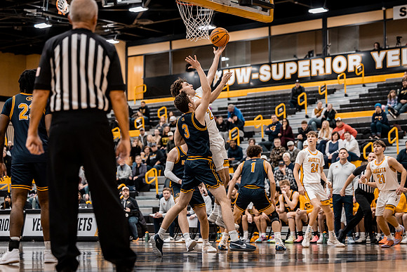 UWS MBB vs UWEC-9