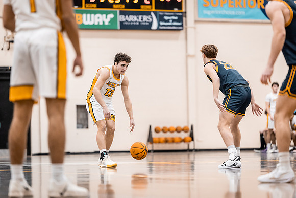 UWS MBB vs UWEC-41