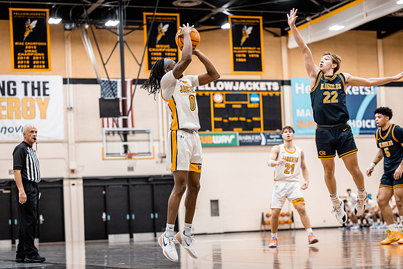 UWS MBB vs UWEC-57