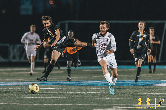 2021.10.22 UWS MSOC vs. UNW WM144