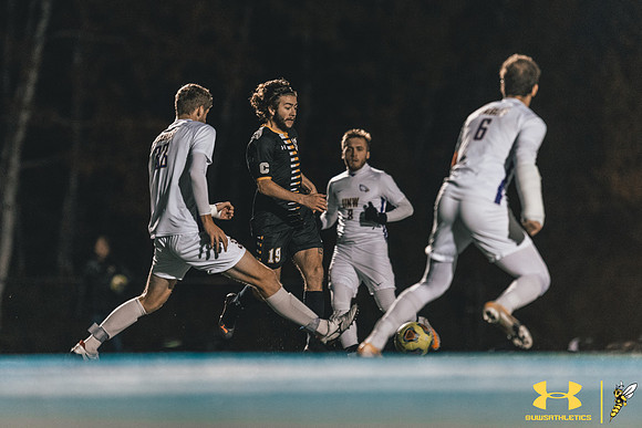 2021.10.22 UWS MSOC vs. UNW WM154