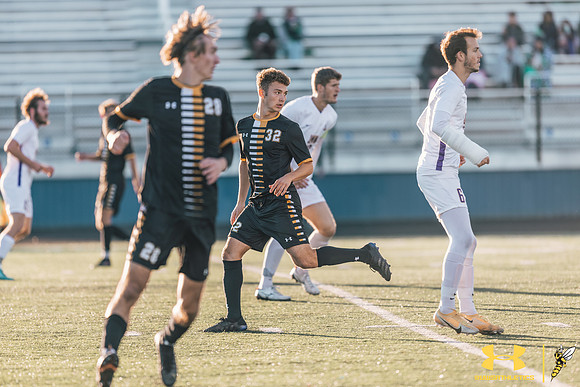 2021.10.22 UWS MSOC vs. UNW WM69