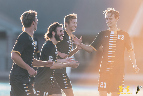 2021.10.22 UWS MSOC vs. UNW WM77