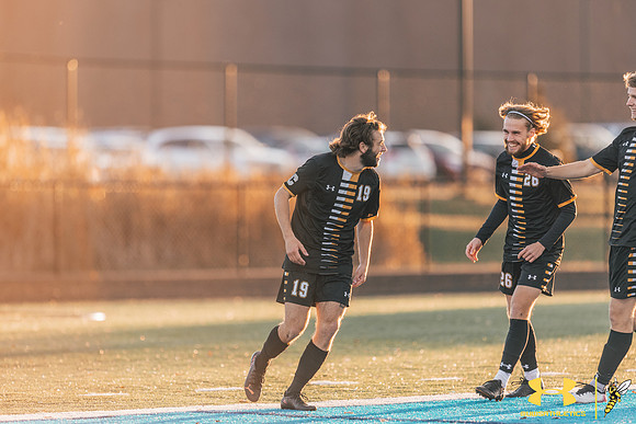 2021.10.22 UWS MSOC vs. UNW WM110