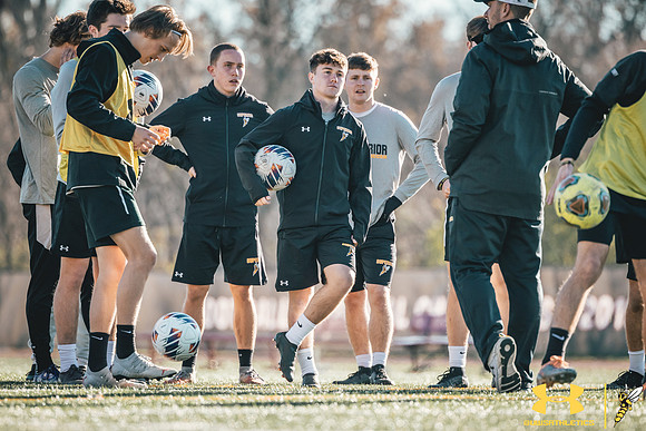 UWS MSOC PRAC NCAA38