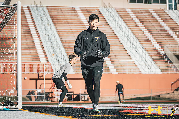 UWS MSOC PRAC NCAA26