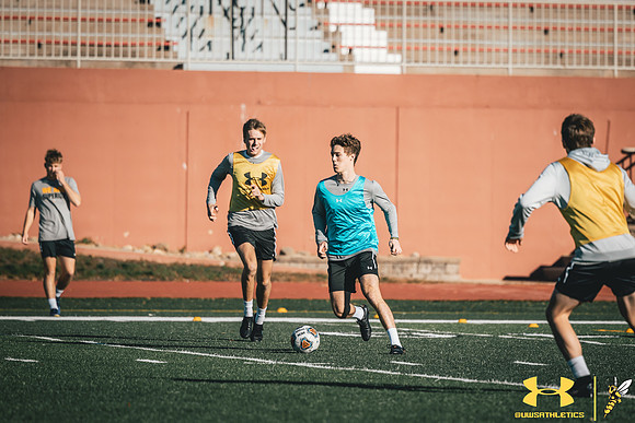 UWS MSOC PRAC NCAA18