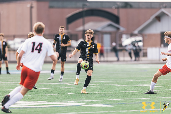 2021.09.25 UWS MSOC vs. MLC WM55