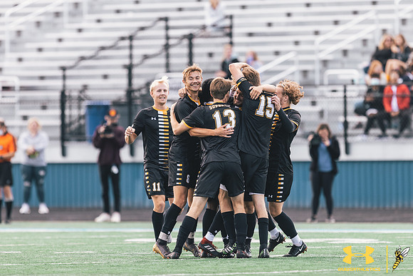 2021.09.25 UWS MSOC vs. MLC WM84