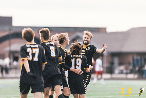 2021.09.25 UWS MSOC vs. MLC WM72