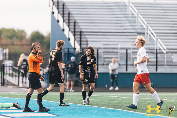 2021.09.25 UWS MSOC vs. MLC WM121