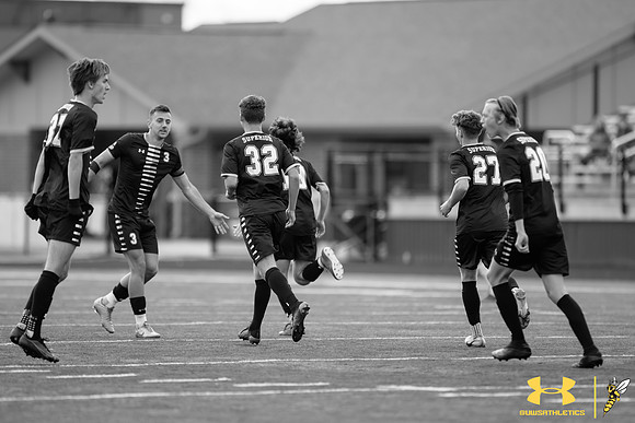 2021.09.25 UWS MSOC vs. MLC WM205