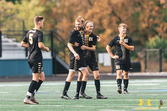 2021.09.25 UWS MSOC vs. MLC WM122