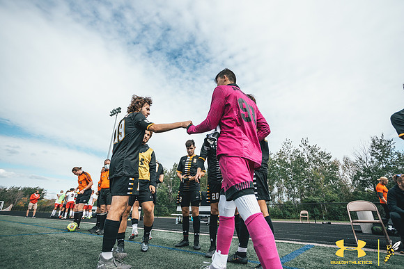 2021.09.25 UWS MSOC vs. MLC WM223