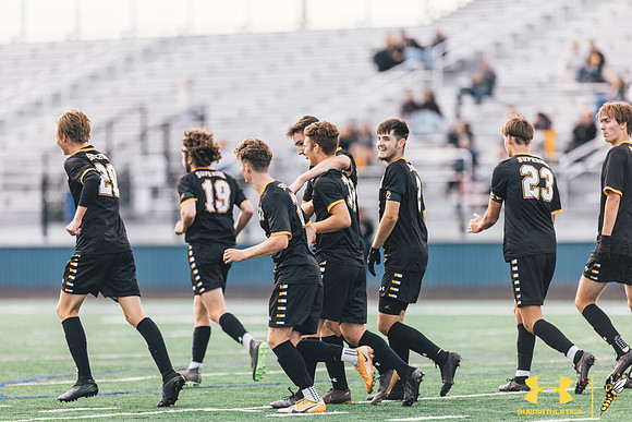 2021.09.25 UWS MSOC vs. MLC WM48