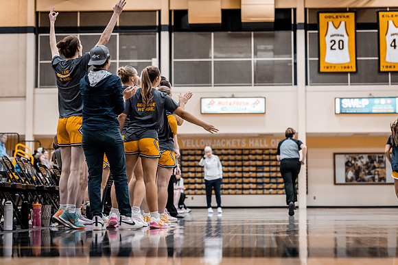 UWS WBB vs Carleton-92