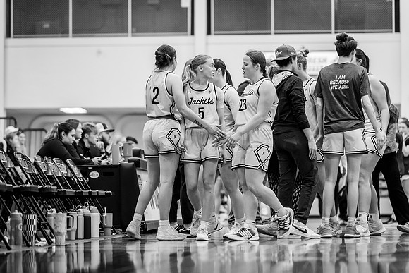 UWS WBB vs Carleton-115