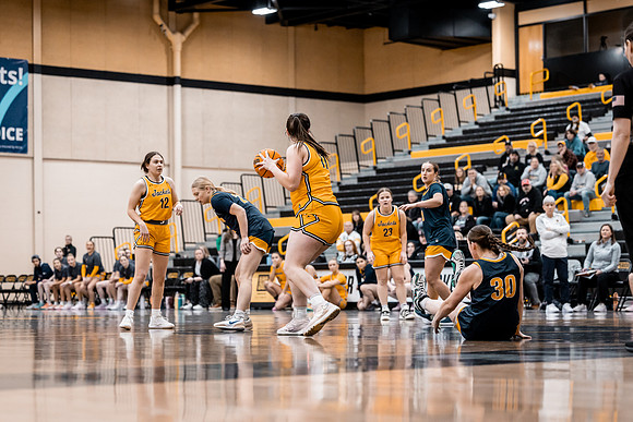 UWS WBB vs Carleton-31