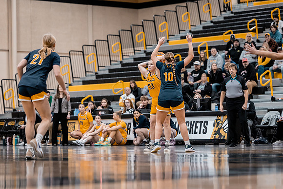 UWS WBB vs Carleton-32