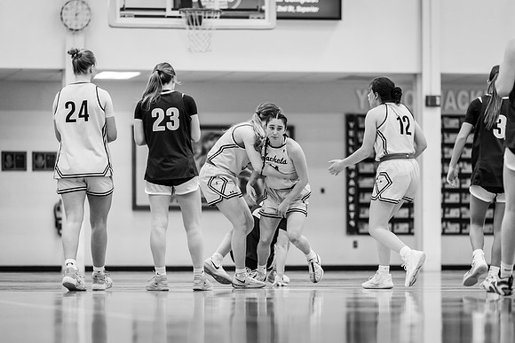 UWS WBB vs Carleton-89