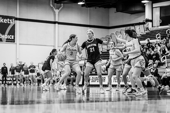 UWS WBB vs Carleton-77