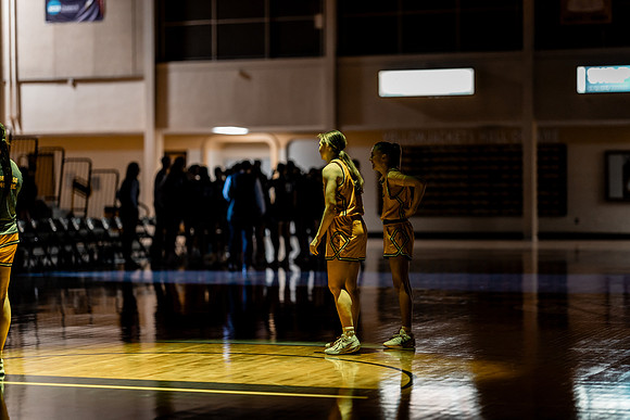 UWS WBB vs LU-22