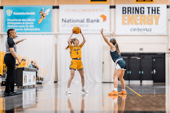 UWS WBB vs LU-4