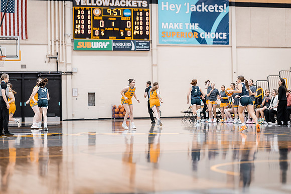 UWS WBB vs LU-28