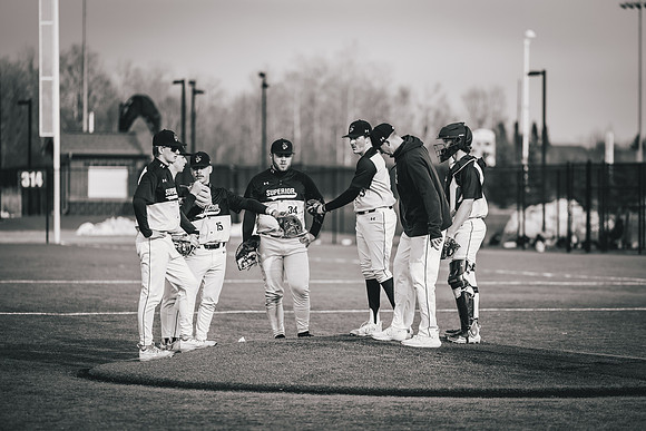 UWS BSB vs Crown -1-86