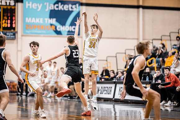 UWS MBB vs MLC-5