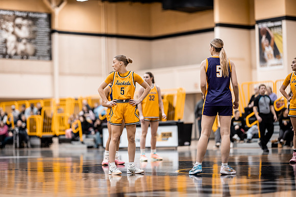 UWS vs UNW WBB-240
