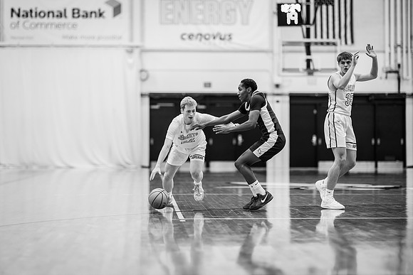 UWS vs UNW MBB-77