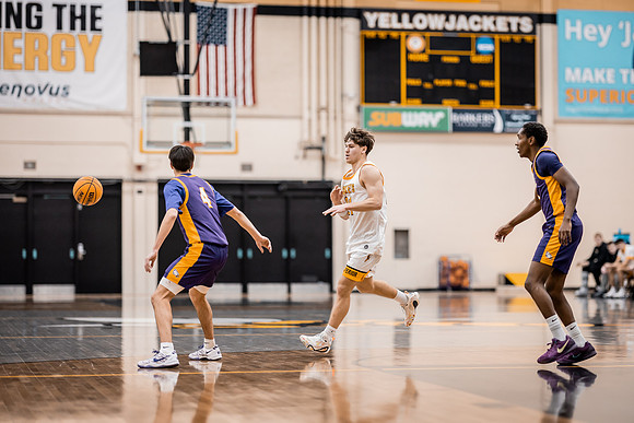 UWS vs UNW MBB-74