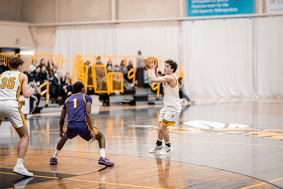 UWS vs UNW MBB-111