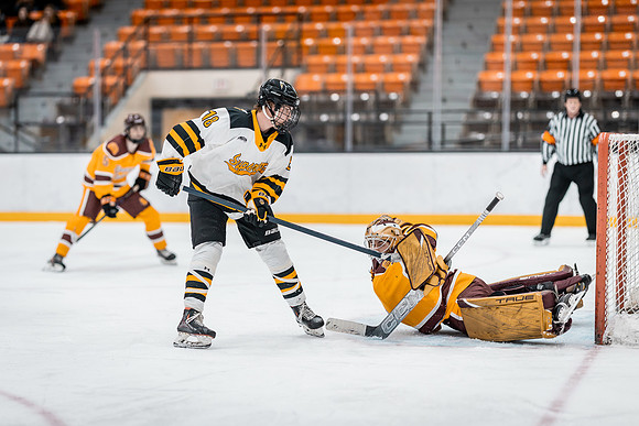 CMHKY vs UMD -130