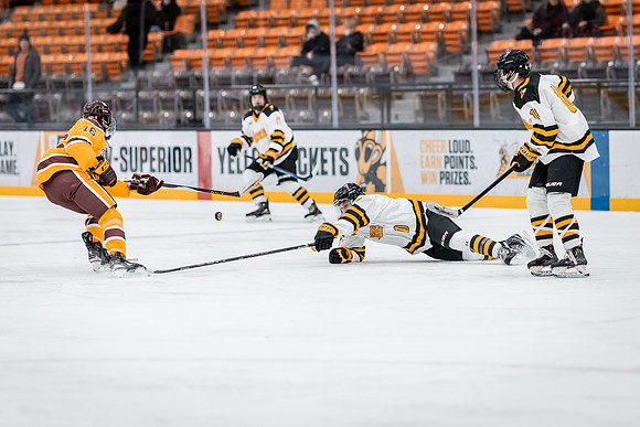 CMHKY vs UMD -121