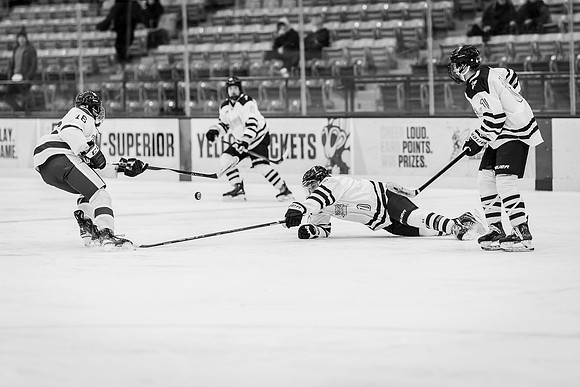 CMHKY vs UMD -122