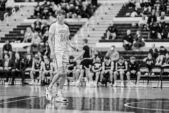 MBB vs Crown-121
